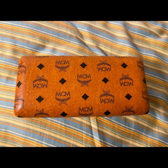New MCM Sunglasses Case Brown Logo FREE SHIPPING - Picture 3 of 5